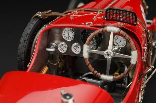 Alt view image 3 of 4 - Bugatti T35 #25 National Colour Project Grand Prix Portugal Ltd Ed to 500 pcs Worldwide 1/18 Diecast Model Car by CMC