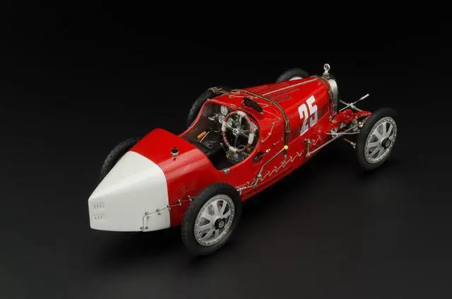 Alt view image 4 of 4 - Bugatti T35 #25 National Colour Project Grand Prix Portugal Ltd Ed to 500 pcs Worldwide 1/18 Diecast Model Car by CMC