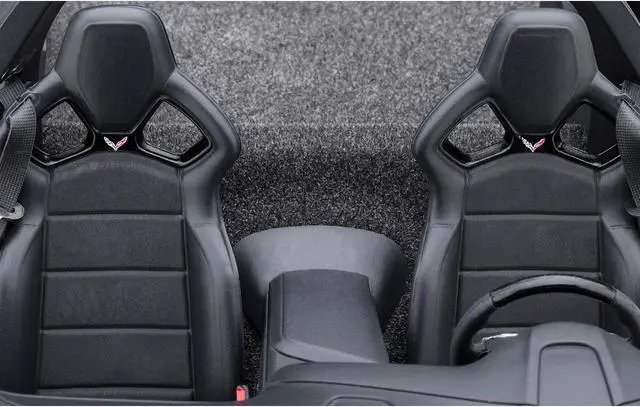 Alt view image 5 of 6 - 2019 Chevrolet Corvette C7 ZR1 Arctic White with Carbon Top 1/18 Model Car by Autoart