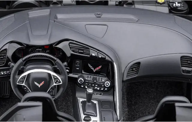 Alt view image 6 of 6 - 2019 Chevrolet Corvette C7 ZR1 Arctic White with Carbon Top 1/18 Model Car by Autoart