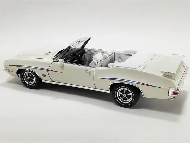Alt view image 4 of 6 - 1971 Pontiac GTO Judge Convertible White with Graphics and White Interior Ltd Ed to 390 pcs 1/18 Diecast Model Car by ACME