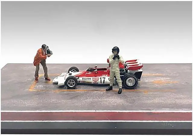 Alt view image 2 of 6 - "Race Day" Two Diecast Figures Set 2 for 1/43 Scale Models by American Diorama