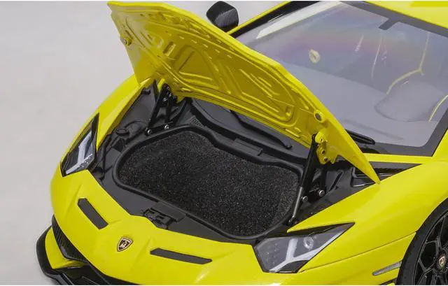 Alt view image 3 of 8 - Lamborghini Aventador SVJ Giallo Tenerife / Pearl Yellow 1/18 Model Car by Autoart