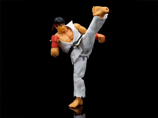 Alt view image 5 of 6 - Ryu 6" Moveable Figure w/Accessories and Alternate Head and Hands "Ultra Street Fighter II" (2017) Video Game model by Jada