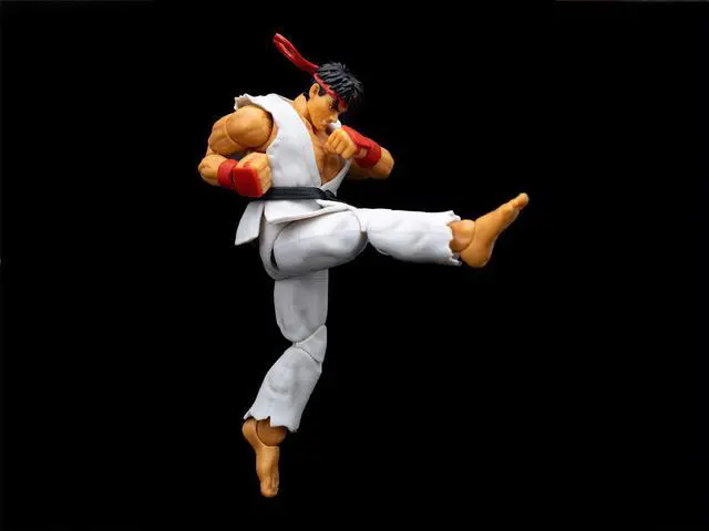 Alt view image 6 of 6 - Ryu 6" Moveable Figure w/Accessories and Alternate Head and Hands "Ultra Street Fighter II" (2017) Video Game model by Jada