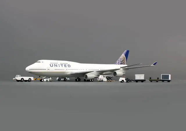 Alt view image 3 of 4 - Airport Support Equipment Set of 10 pieces "Gemini 200" Series Diecast Models by GeminiJets