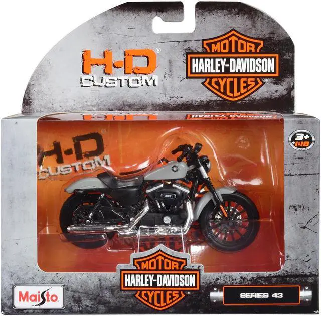 Alt view image 2 of 6 - Harley-Davidson Motorcycles 6 piece Set Series 43 1/18 Diecast Models by Maisto