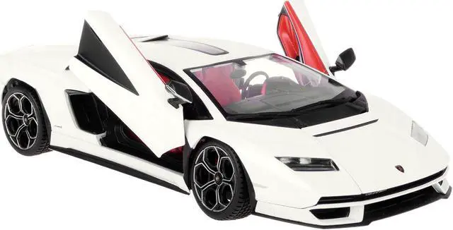 Alt view image 2 of 3 - Lamborghini Countach LPI 800-4 White 1/24 Diecast Model Car by Bburago