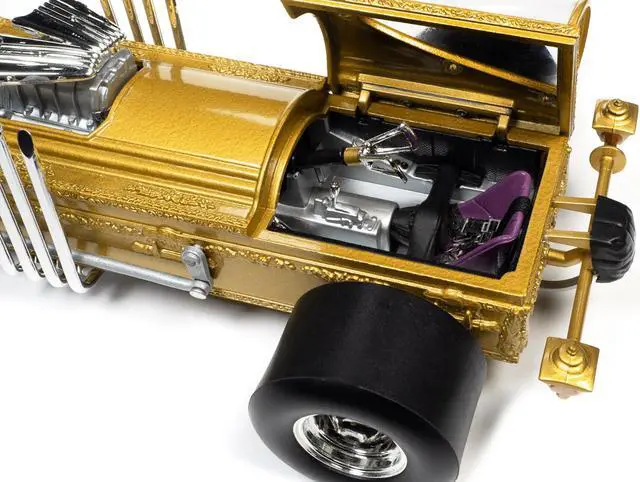 Alt view image 3 of 6 - George Barris' Drag-u-la Gold "The Munsters" (1964-1966) TV Series "Silver Screen Machines" 1/18 Diecast Model by Auto World