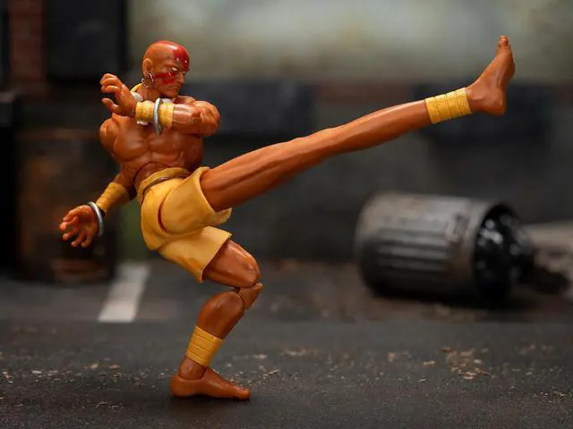Alt view image 4 of 6 - Dhalsim 6" Moveable Figure w/Alternate Head & Limbs "Ultra Street Fighter II: The Final Challengers" 2017 Video Game Model Jada