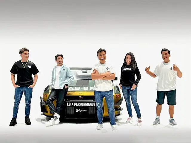 Alt view image 3 of 5 - "Team Liberty Walk" 5 piece Figure Set for 1/18 Scale Models by American Diorama