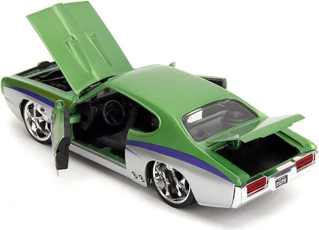 Alt view image 4 of 11 - 1969 Pontiac GTO Judge Green Metallic and Silver with Stripes "Bigtime Muscle" Series 1/24 Diecast Model Car by Jada