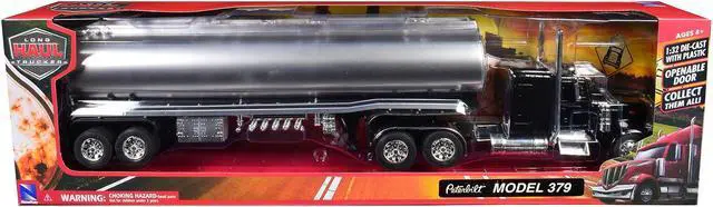 Main image of Peterbilt 379 Truck Black with Tanker Trailer Silver "Long Haul Truckers" Series 1/32 Diecast Model by New Ray