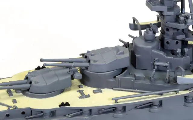 Alt view image 5 of 6 - Level 3 HMS Iron Duke Frigate "Vintage Classics" Series 1/600 Plastic Model Kit by Airfix