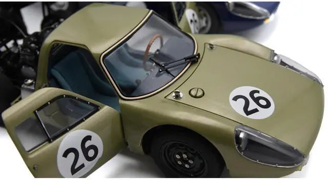 Alt view image 3 of 6 - Porsche 904 Carrera GTS #26 Innes Ireland "Silverstone International Grand Touring" (1964) Ltd Ed 1/18 Die Cast Model Car by CMC