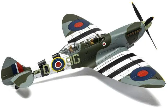 Alt view image 3 of 6 - Supermarine Spitfire T.9 Aircraft "Biggin Hill Heritage Hangar" Royal Canadian Air Force 1/72 Diecast Model by Corg