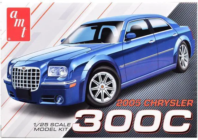 Main image of Skill 2 Model Kit 2005 Chrysler 300C 1/25 Scale Model by AMT