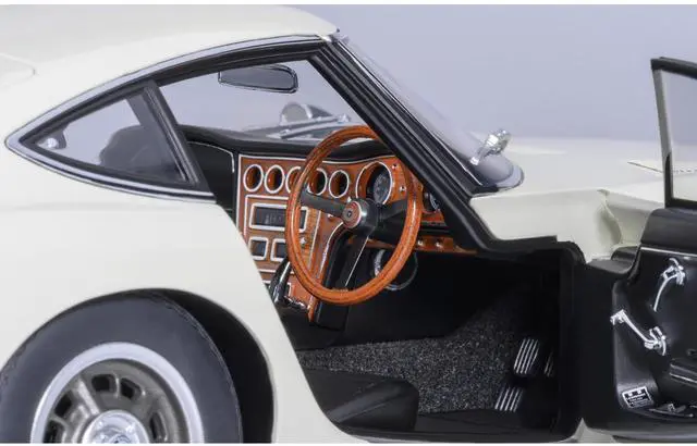 Alt view image 5 of 6 - 1967 Toyota 2000GT RHD (Right Hand Drive) White 1/18 Model Car by Autoart