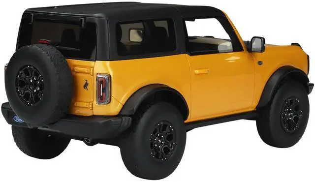 Alt view image 3 of 6 - 2021 Ford Bronco Wildtrak Cyber Orange Metallic with Black Top 1/18 Model Car by GT Spirit for ACME