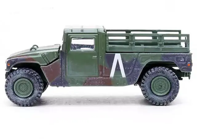 Alt view image 2 of 6 - M998 HMMWV "Gulf War" (1991) United States Army "Military Miniature" Series 1/64 Diecast Model by Panzerkampf