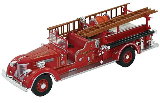 Alt view image 2 of 3 - 1939 Packard Fire Engine Truck Red 1/32 Diecast Model by Signature Models