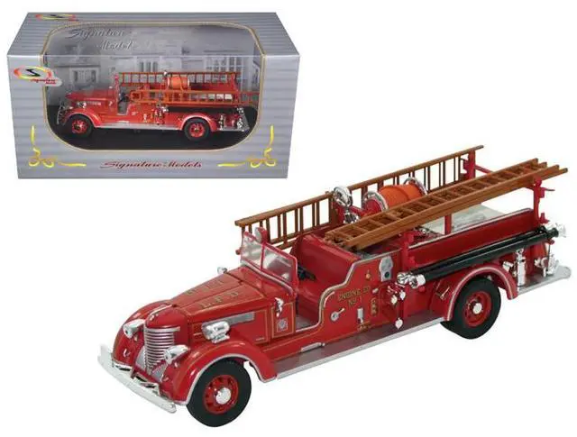 Main image of 1939 Packard Fire Engine Truck Red 1/32 Diecast Model by Signature Models