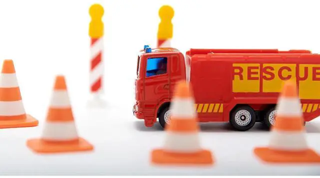 Alt view image 3 of 5 - Fire Brigade 11 piece Set Diecast Model by Siku