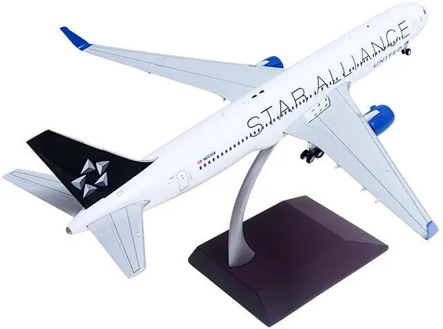 Alt view image 4 of 6 - Boeing 767-300ER Commercial Aircraft "United Airlines - Star Alliance" (N653UA) White w/Black 1/200 Diecast Model by GeminiJets