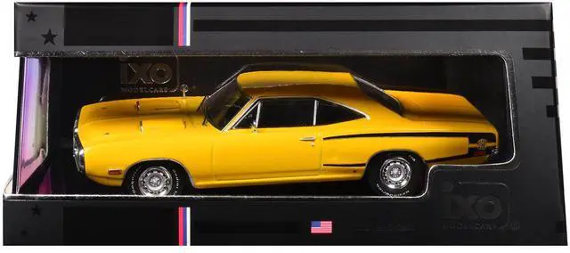 Alt view image 5 of 6 - 1970 Dodge Coronet Super Bee Yellow with Black Stripes 1/43 Diecast Model by IXO Models