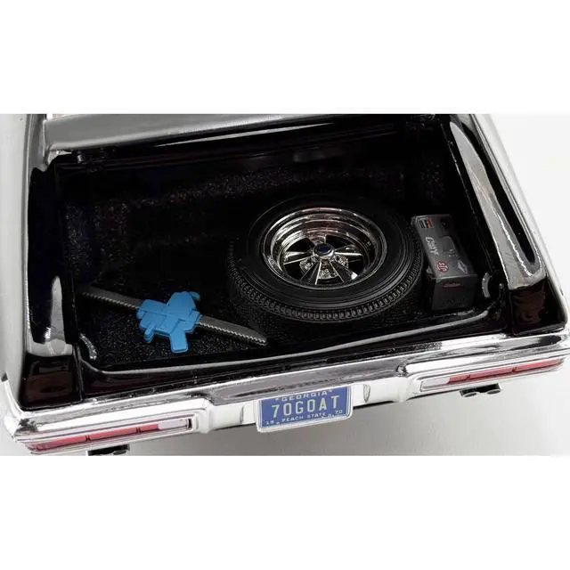 Alt view image 4 of 5 - 1970 Pontiac GTO Ram Air IV "Main Street" Black Limited Edition to 402 pieces Worldwide 1/18 Diecast Model Car by ACME