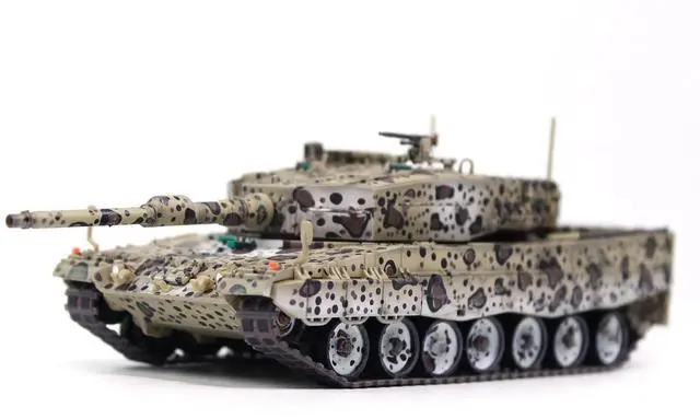 Main image of Leopard 2A4 Main Battle Tank "Jaguar Scheme" Austrian Army "Armor Premium" Series 1/72 Diecast Model by Panzerkampf