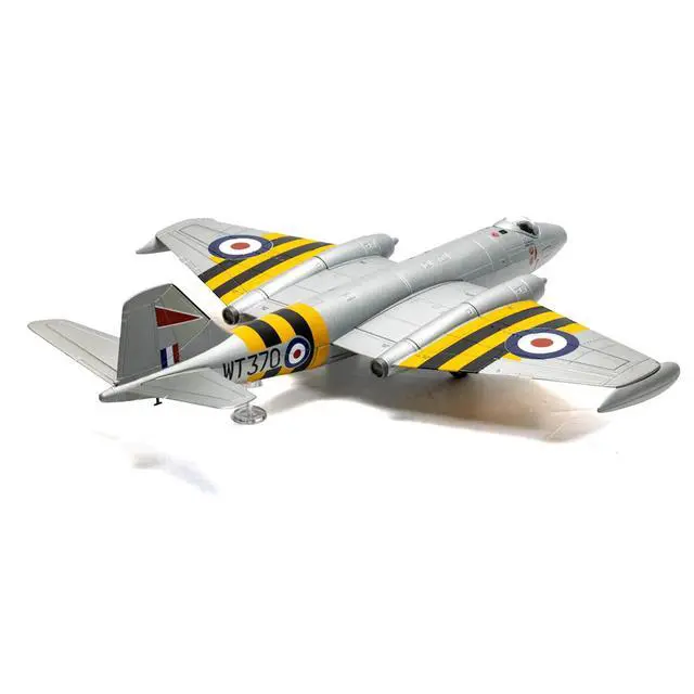 Alt view image 3 of 5 - English Electric Canberra B.6 Aircraft "Operation Musketeer" (1956) Royal Air Force 1/72 Diecast Model Car by Corgi