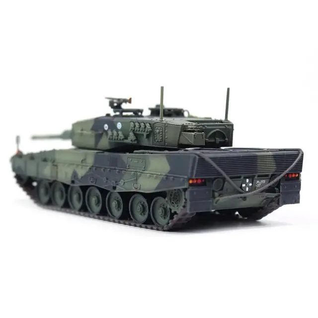 Alt view image 3 of 6 - Leopard 2A4 Main Battle Tank "Finland" Finnish Army "Armor Premium" Series 1/72 Diecast Model by Panzerkampf