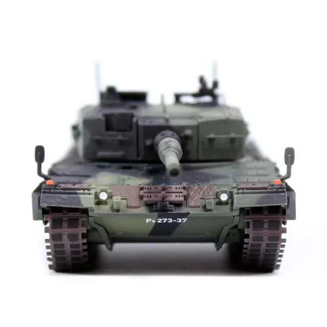 Alt view image 4 of 6 - Leopard 2A4 Main Battle Tank "Finland" Finnish Army "Armor Premium" Series 1/72 Diecast Model by Panzerkampf