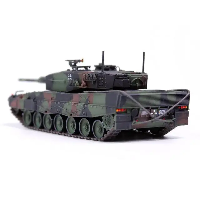 Alt view image 3 of 6 - Leopard 2A4 Main Battle Tank "West Germany" (1988) West German Army "Armor Premium" Series 1/72 Diecast Model by Panzerkampf