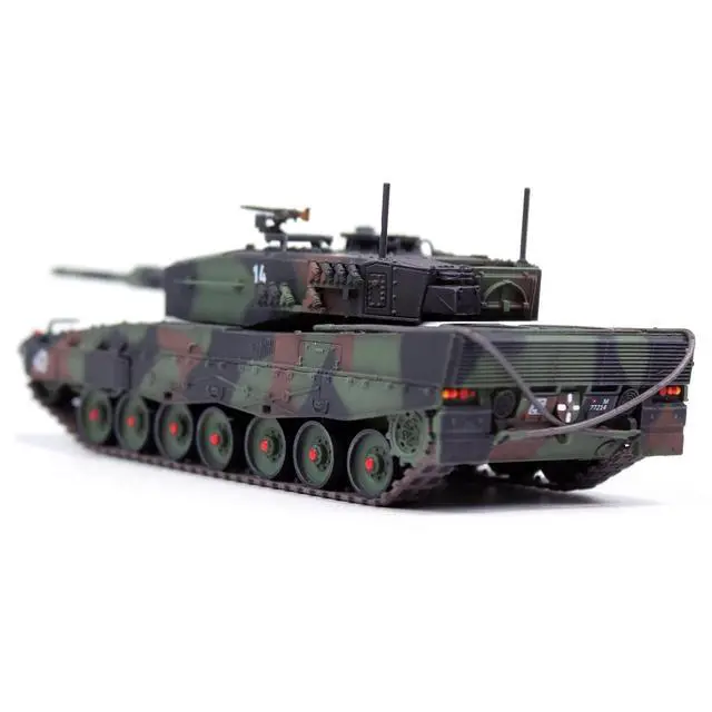 Alt view image 3 of 6 - Leopard 2A4 Main Battle Tank "Thun, Switzerland" (2006) Swiss Army "Armor Premium" Series 1/72 Diecast Model by Panzerkampf