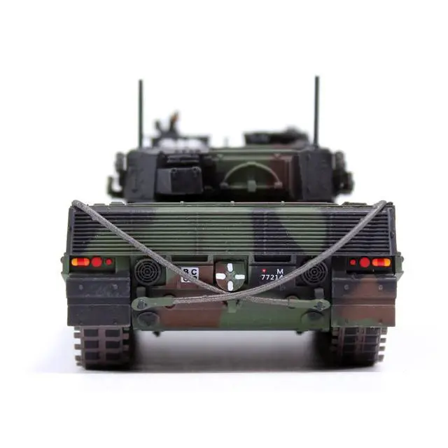 Alt view image 4 of 6 - Leopard 2A4 Main Battle Tank "Thun, Switzerland" (2006) Swiss Army "Armor Premium" Series 1/72 Diecast Model by Panzerkampf