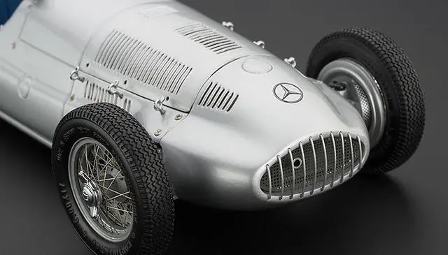 Alt view image 3 of 4 - 1939 Mercedes W 165 Silver 1/18 Diecast Car Model by CMC