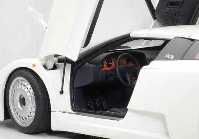 Alt view image 4 of 4 - Bugatti EB110 GT White 1/18 Diecast Model Car by Autoart