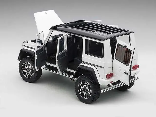 Alt view image 3 of 9 - Mercedes Benz G500 4X4 2 Gloss White 1/18 Model Car by Autoart