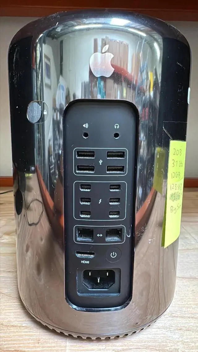 Alt view image 4 of 4 - Mac Pro 2013 Six-Core E5 3.5GHz | 32GB RAM | 128GB SSD (MD878LL/A) - Workstation running macOS High Sierra