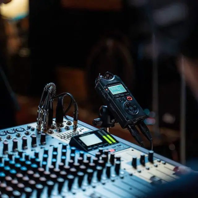 Alt view image 17 of 20 - Tascam DR-40X Handheld Portable Recorder