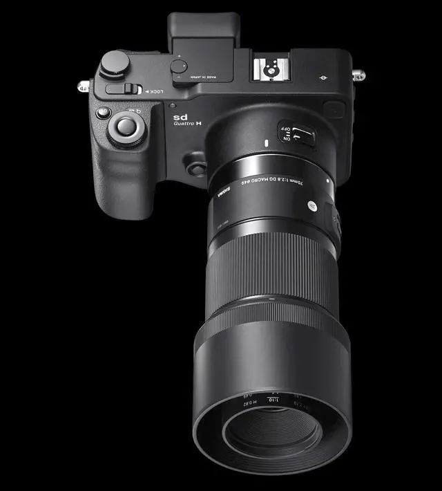 Alt view image 3 of 20 - Sigma 70mm F2.8 Art DG Macro Lens for Canon (271954)