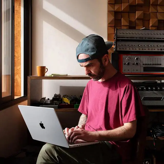 Alt view image 3 of 6 - 2021 Apple MacBook Pro Laptop 2021 Apple M1 Pro 32GB RAM 512GB SSD 14" macOS Space Gray