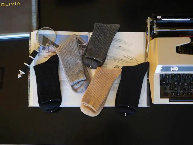 Alt view image 4 of 4 - Lian LifeStyle Men's 4 Pairs Wool Crew Socks Sweat Absorbent- Great Activewear For Fun Sports, all Season&Weather HR16114 Size 6-9 - Assorted Color