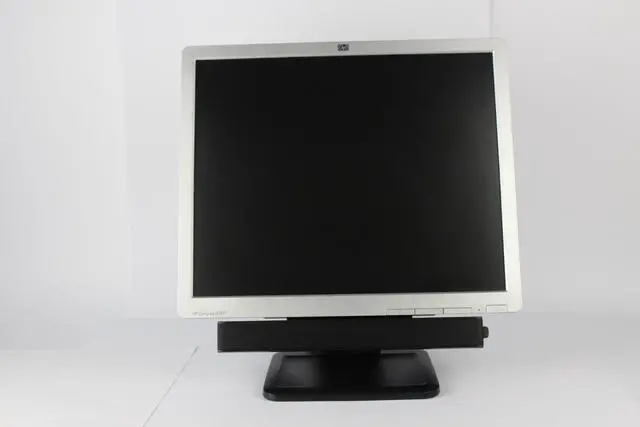 Alt view image 2 of 5 - HP Compaq LE1911 -  LCD monitor - 19" - PWR, VGA Inputs - Flat Screen - 90 Day Warranty
