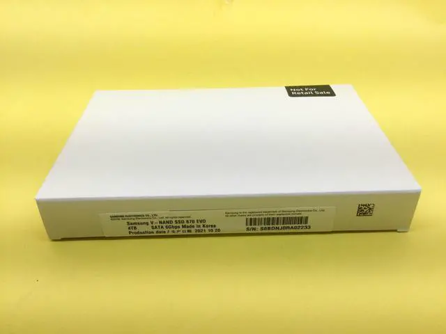 Alt view image 2 of 2 - Samsung 870 EVO 4TB 6Gbps SATA 2.5 Inch Internal SSD MZ-77E4T0E New Sealed - OEM