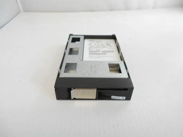 Main image of (NOT FOR HOME PC!) EMC Isilon 118000130-03 800GB SAS SSD Drive 0B33600 403-0156-01 X410 X210 X400