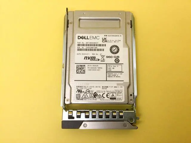 Alt view image 2 of 3 - 8082N Dell 960GB PCIe 4.0 NVMe Read Intensive 2.5" U.2 SSD KCD7XRUG960G New