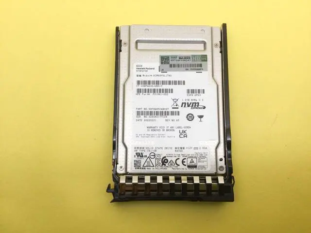 Main image of P40493-B21 HPE 1.6TB NVME GEN4 HP MIXED USE SFF BC U.3 CM6 SSD P41518-001